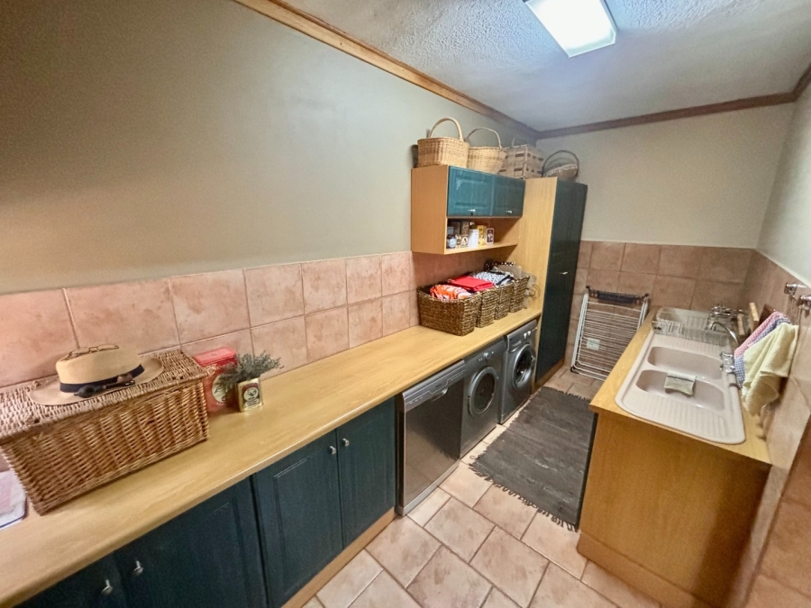 5 Bedroom Property for Sale in Wilkoppies North West
